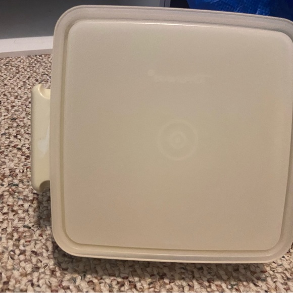 Various Vintage Tupperware Containers, square and pie - Picture 8 of 14